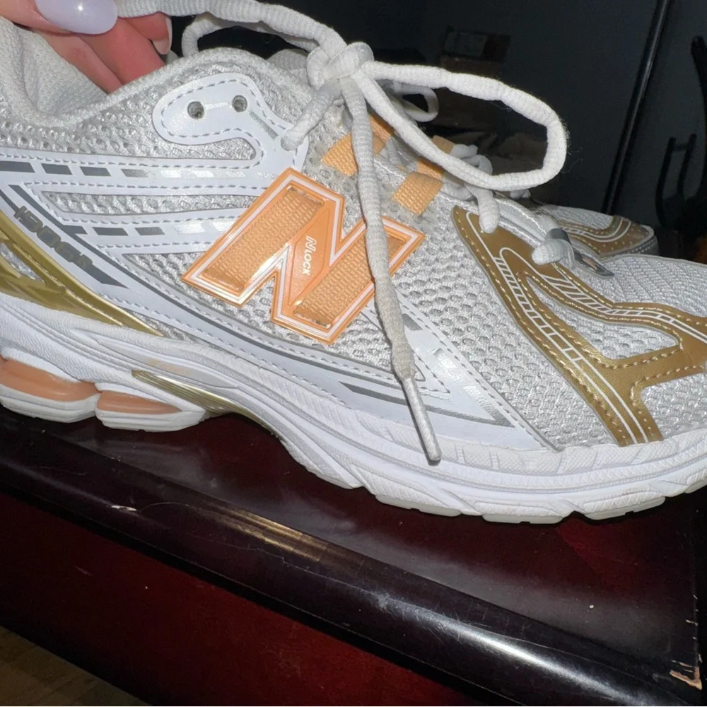 New Balance White, Peach & Silver Mesh Athletic Sneakers - Picture 3 of 6
